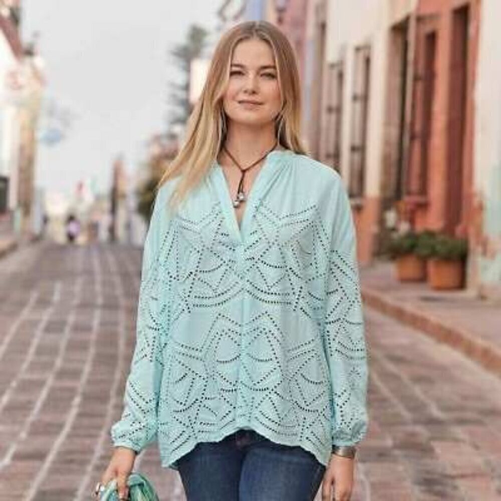 Sundance Size Medium  Top Blouse Eyelet Long Sleeve Boho